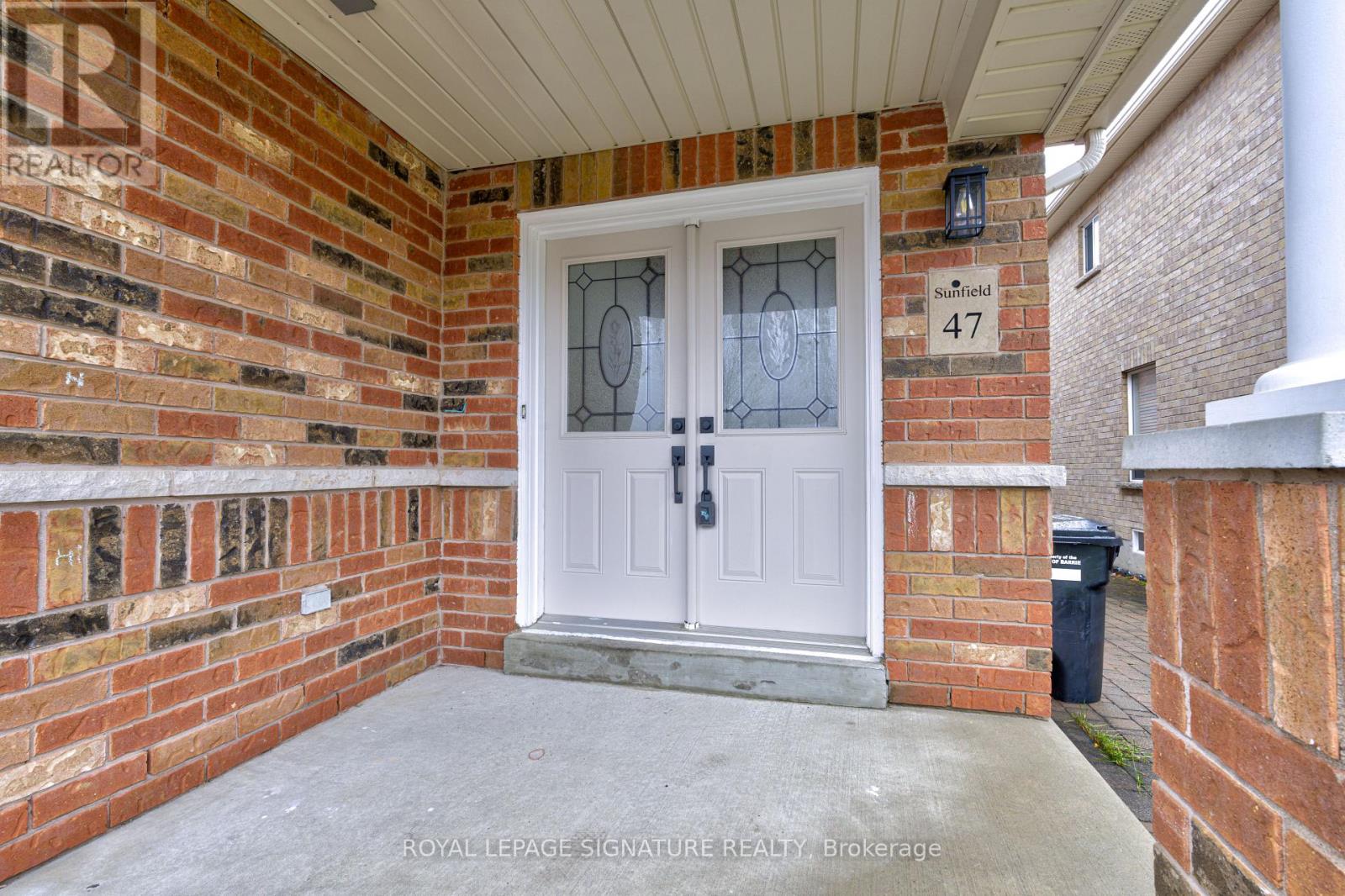 47 Lake Crescent, Barrie, Ontario  L4N 6A7 - Photo 3 - S12408634