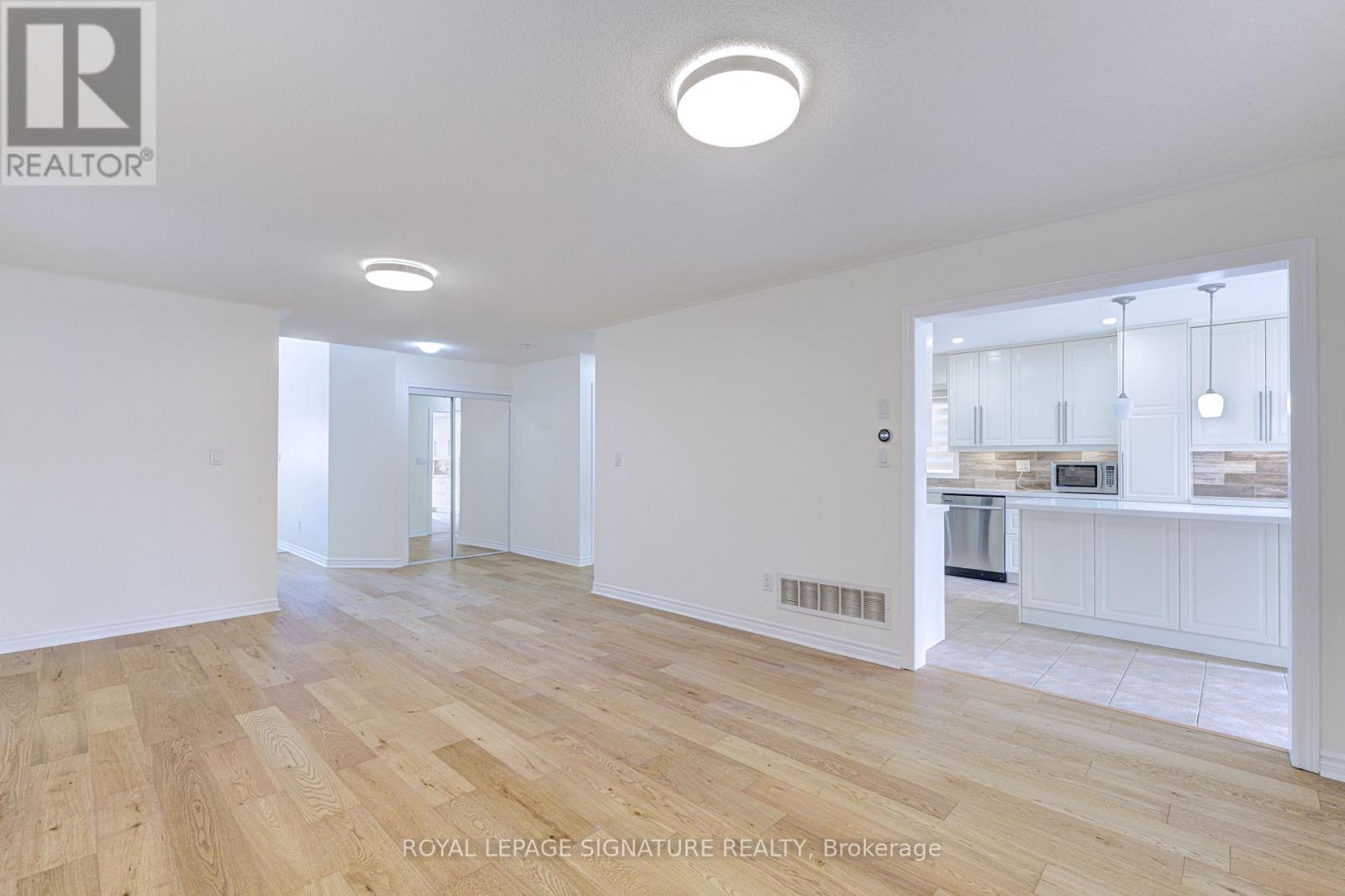 47 Lake Crescent, Barrie, Ontario  L4N 6A7 - Photo 9 - S12408634