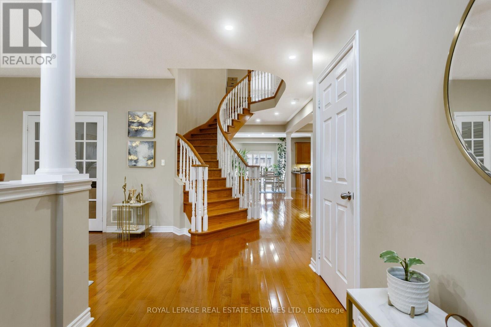 3137 Countess Crescent, Mississauga, Ontario  L5M 0E1 - Photo 4 - W12468492