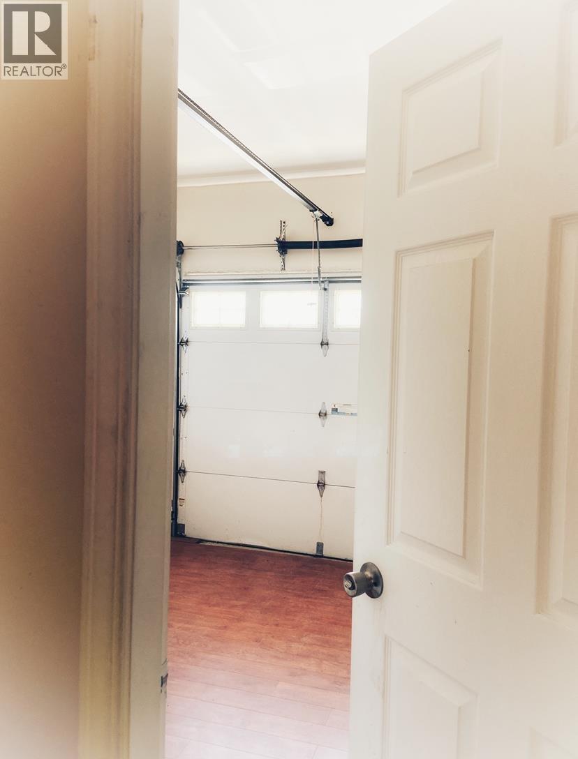 5989 Rumble Street, Burnaby, British Columbia  V5J 2C6 - Photo 9 - R3070066