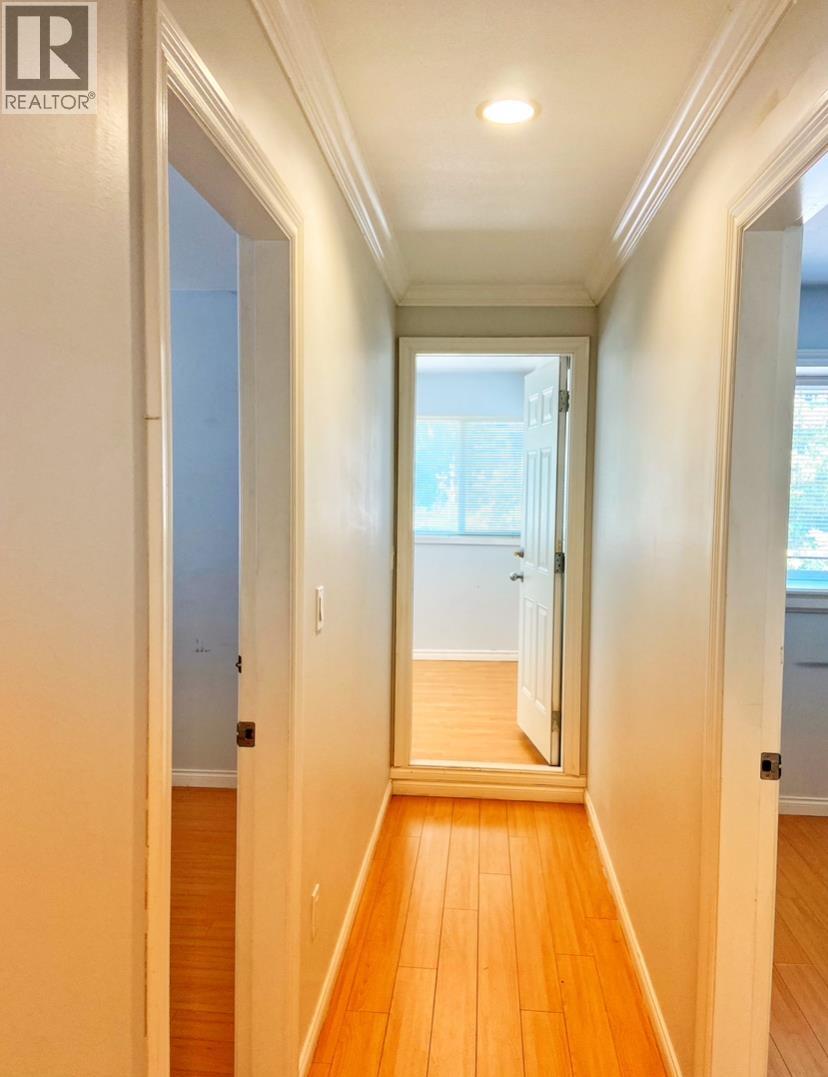 5989 Rumble Street, Burnaby, British Columbia  V5J 2C6 - Photo 3 - R3070066