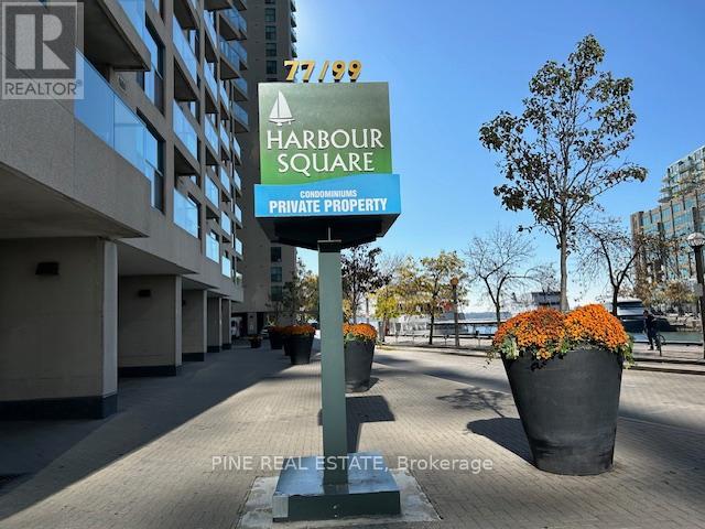 3207 - 77 HARBOUR SQUARE, Toronto, Ontario