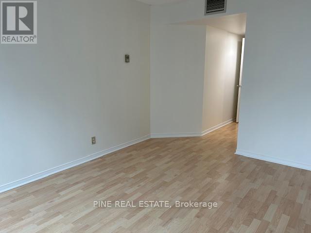 3207 - 77 Harbour Square, Toronto, Ontario  M5J 2S2 - Photo 10 - C12581832