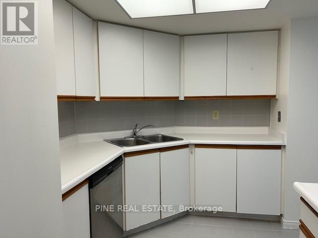3207 - 77 Harbour Square, Toronto, Ontario  M5J 2S2 - Photo 15 - C12581832