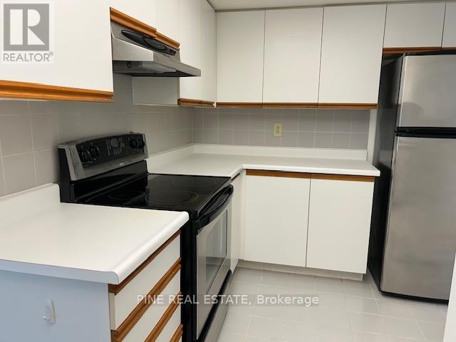 3207 - 77 Harbour Square, Toronto, Ontario  M5J 2S2 - Photo 16 - C12581832