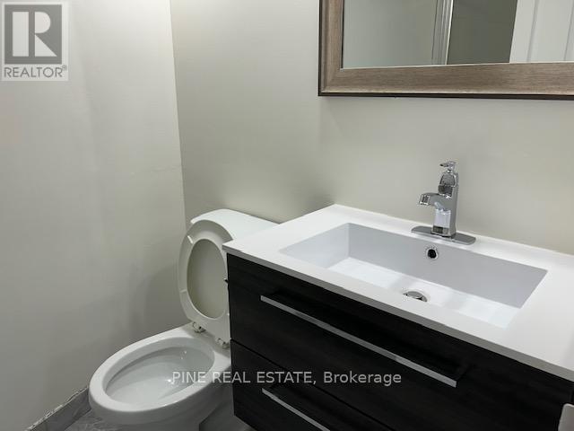 3207 - 77 Harbour Square, Toronto, Ontario  M5J 2S2 - Photo 17 - C12581832