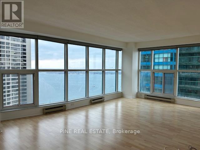 3207 - 77 Harbour Square, Toronto, Ontario  M5J 2S2 - Photo 4 - C12581832