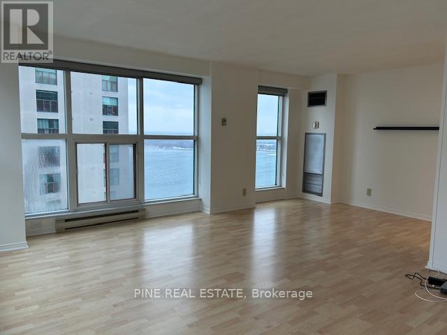 3207 - 77 Harbour Square, Toronto, Ontario  M5J 2S2 - Photo 5 - C12581832