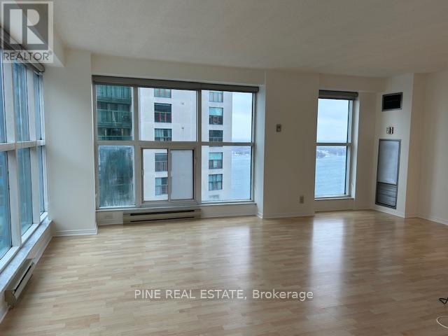 3207 - 77 Harbour Square, Toronto, Ontario  M5J 2S2 - Photo 6 - C12581832