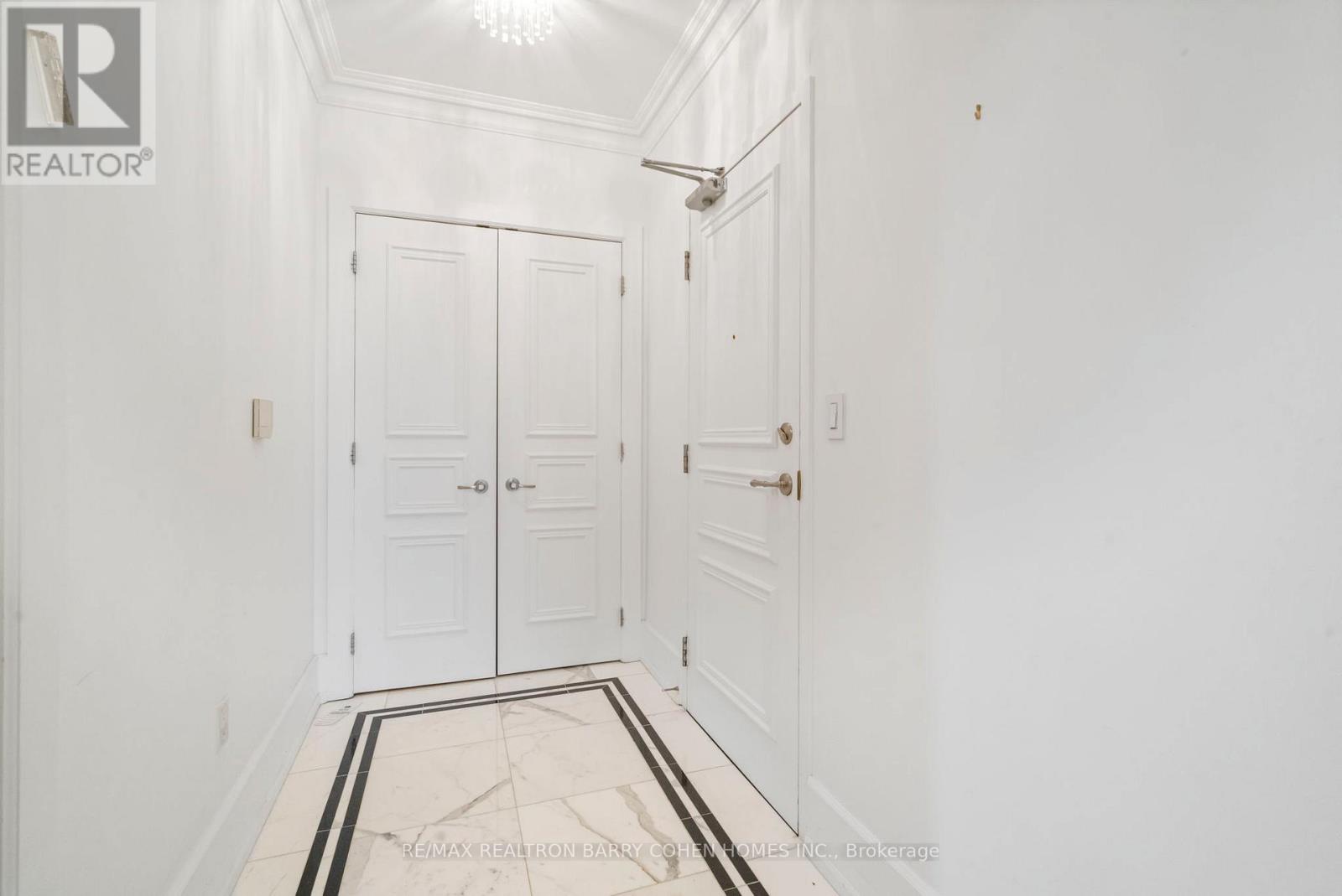 805c - 662 Sheppard Avenue E, Toronto, Ontario  M2K 3E6 - Photo 2 - C12581842