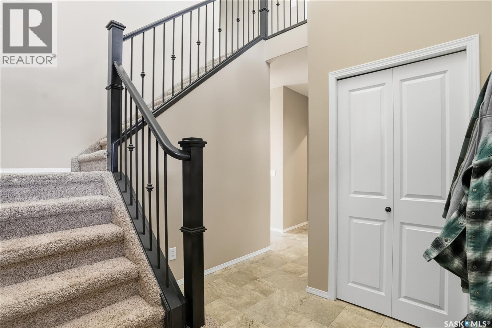 138 Lehrer Close, Saskatoon, Saskatchewan  S7R 0L3 - Photo 4 - SK024807