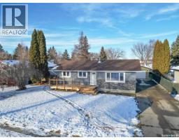 978 Fraser PLACE Crescent Heights