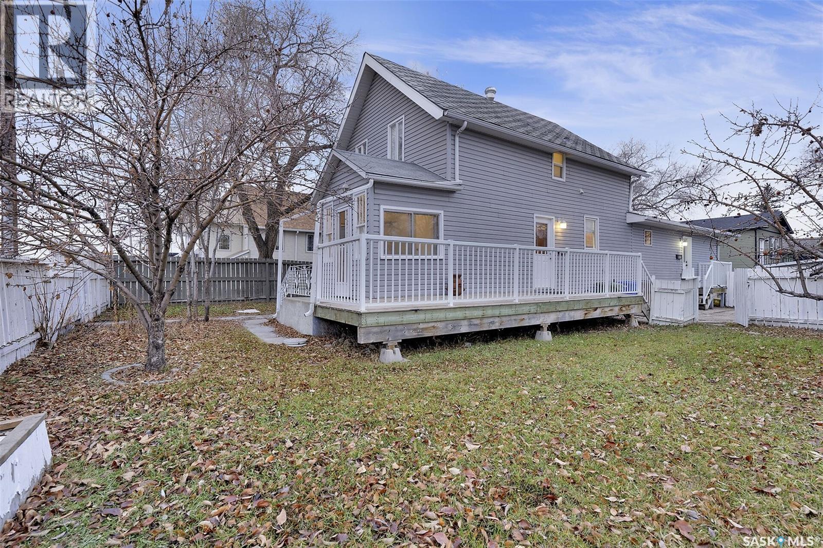 902 A-B 4th Avenue, Regina, Saskatchewan  S4N 3Y8 - Photo 2 - SK024752