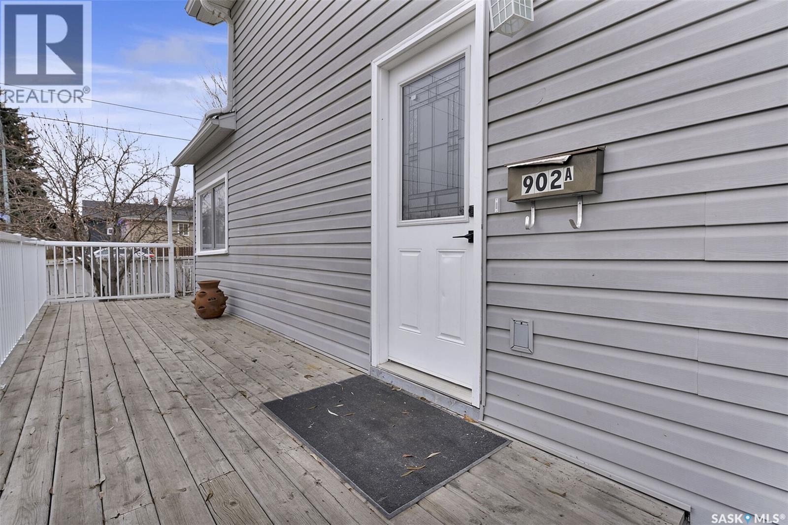 902 A-B 4th Avenue, Regina, Saskatchewan  S4N 3Y8 - Photo 3 - SK024752