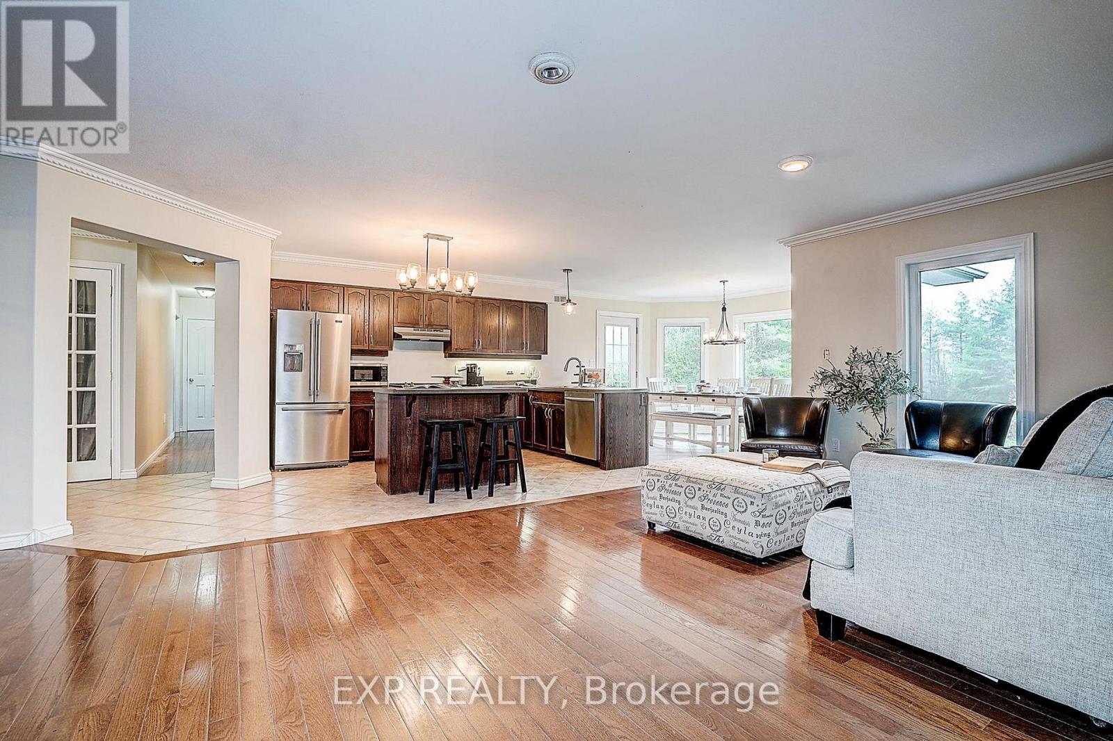 8327 Old Homestead Road, Georgina, Ontario  L0E 1N0 - Photo 13 - N12581858