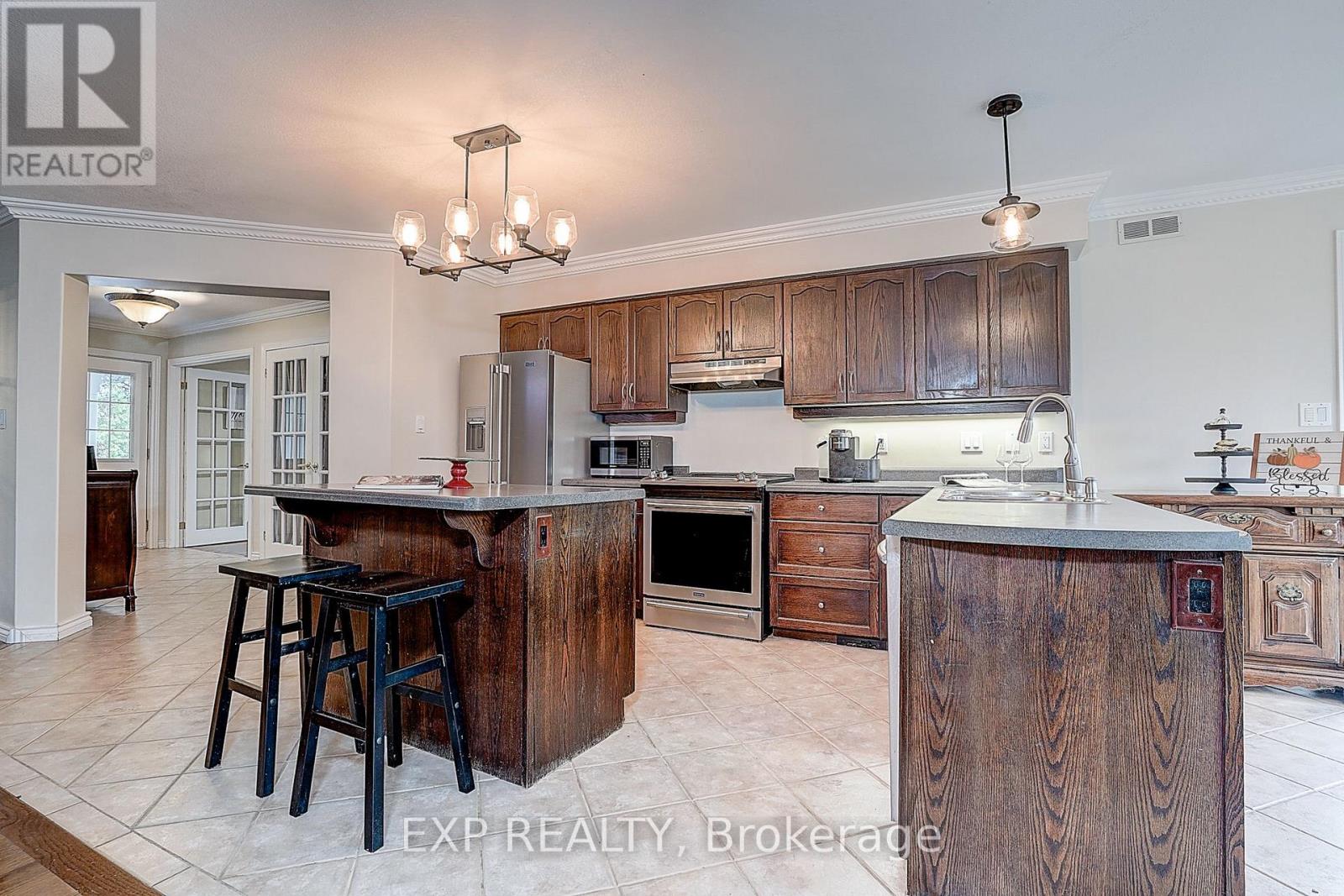 8327 Old Homestead Road, Georgina, Ontario  L0E 1N0 - Photo 15 - N12581858