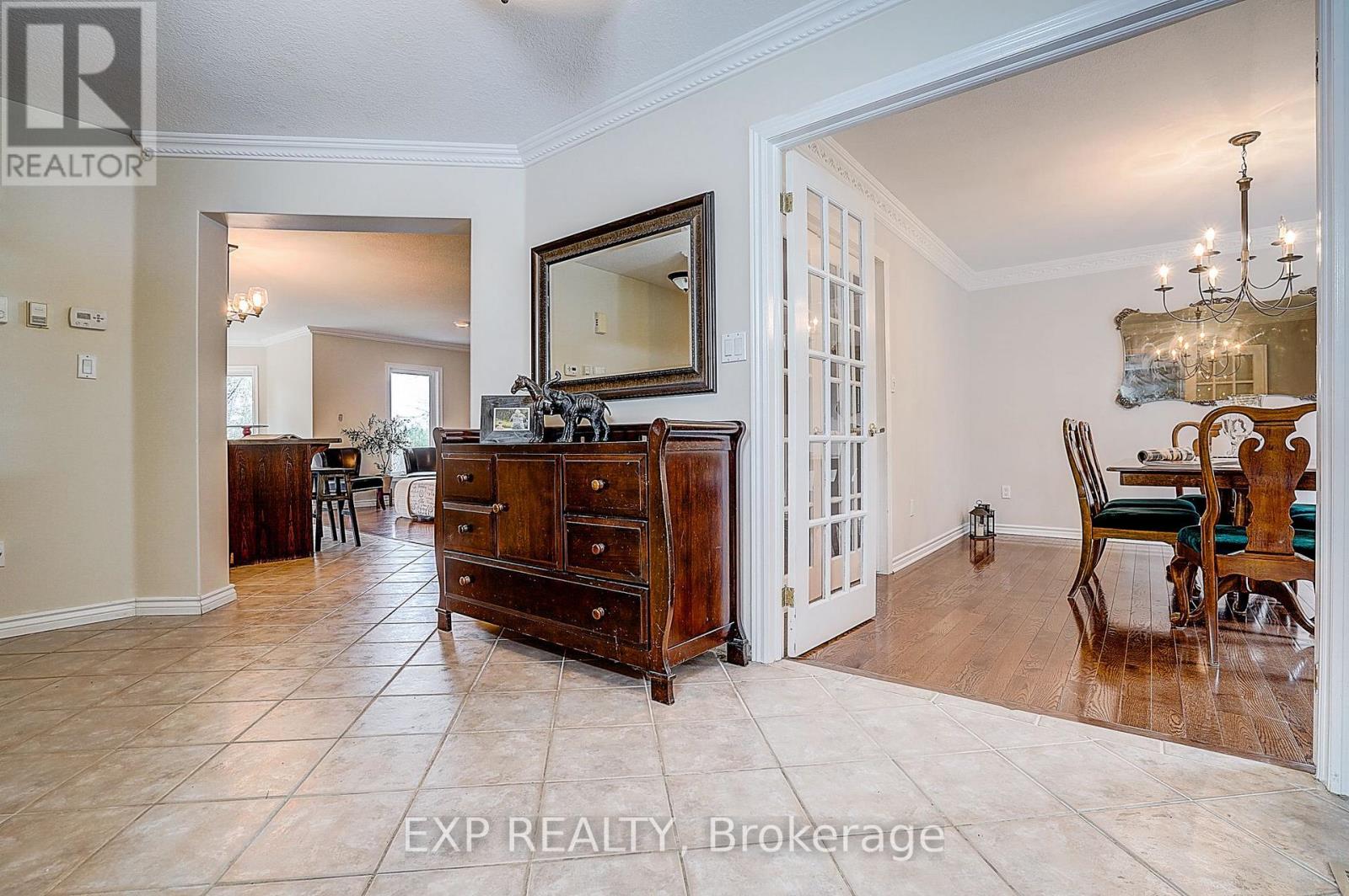 8327 Old Homestead Road, Georgina, Ontario  L0E 1N0 - Photo 5 - N12581858