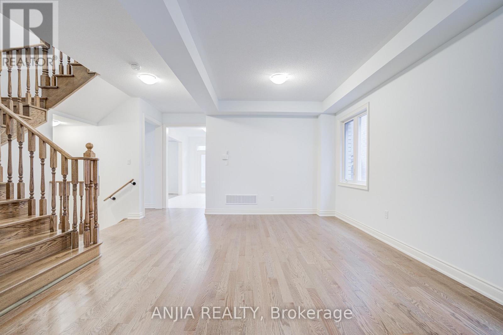 43 Sambro Lane, Whitchurch-Stouffville, Ontario  L4A 0S1 - Photo 13 - N12581860