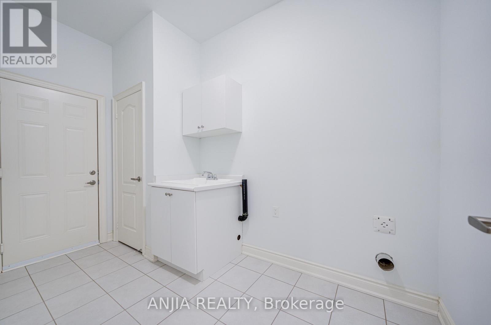 43 Sambro Lane, Whitchurch-Stouffville, Ontario  L4A 0S1 - Photo 19 - N12581860