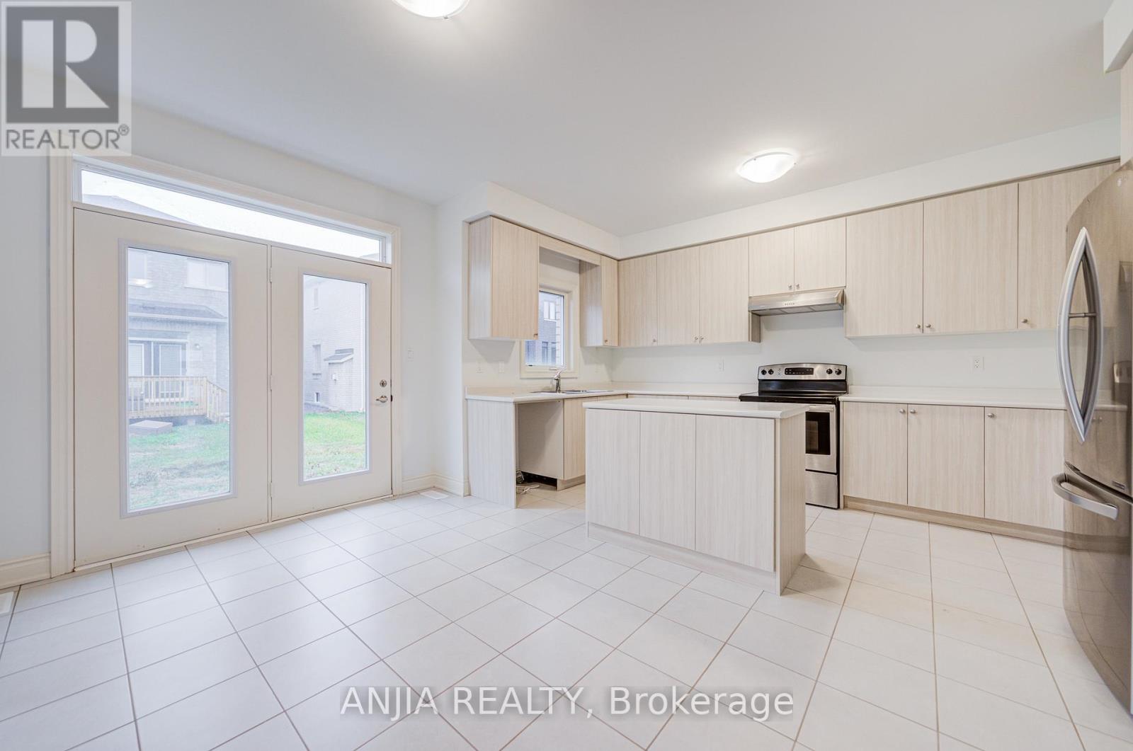 43 Sambro Lane, Whitchurch-Stouffville, Ontario  L4A 0S1 - Photo 25 - N12581860