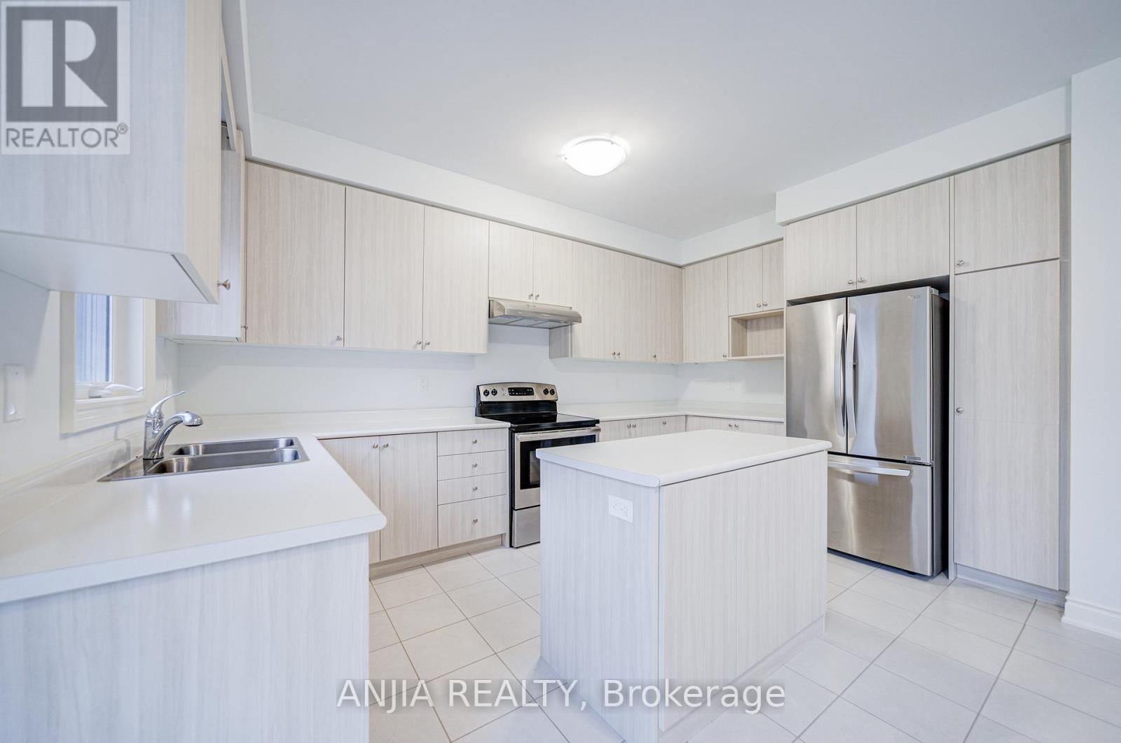 43 Sambro Lane, Whitchurch-Stouffville, Ontario  L4A 0S1 - Photo 26 - N12581860