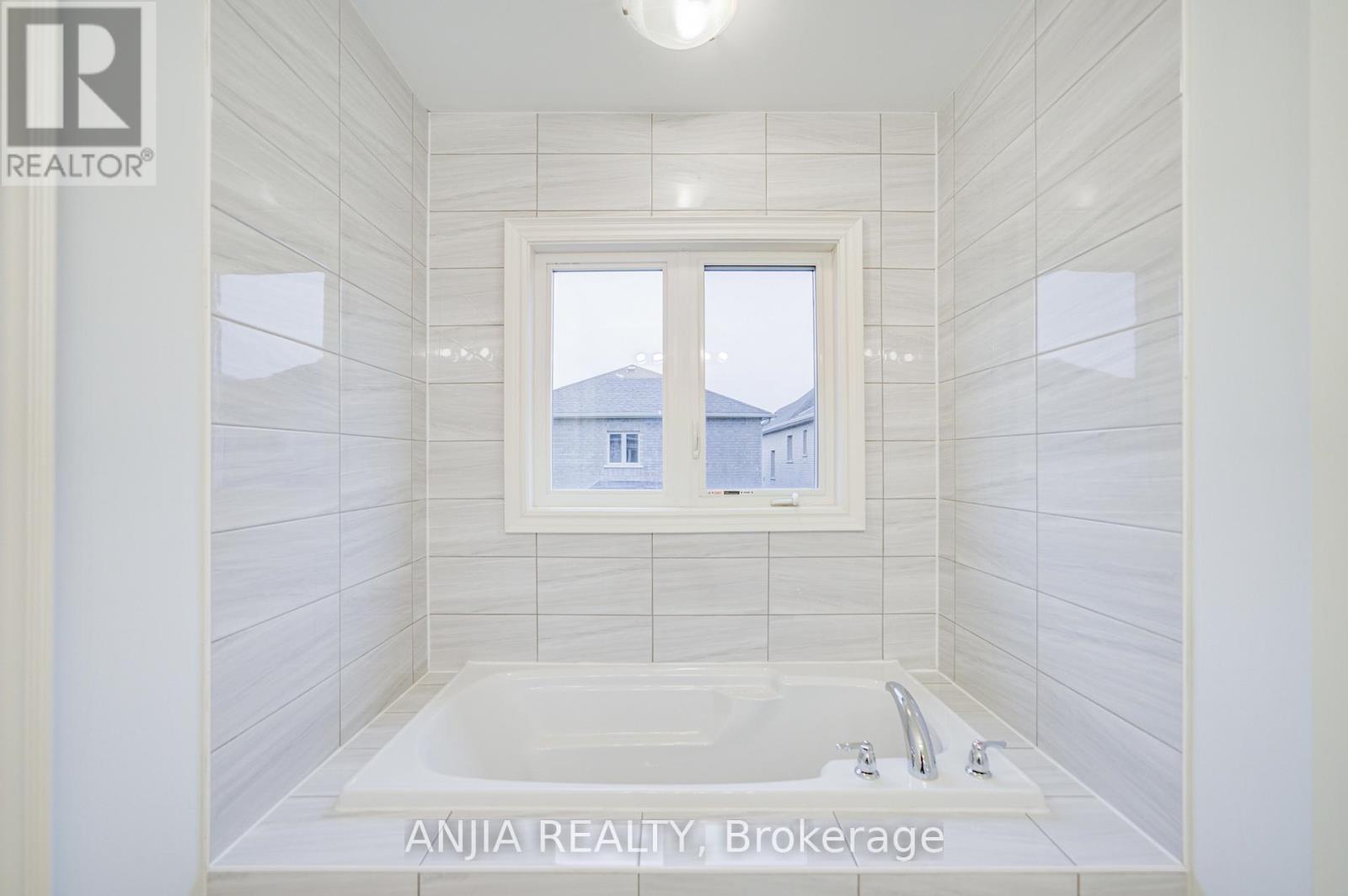 43 Sambro Lane, Whitchurch-Stouffville, Ontario  L4A 0S1 - Photo 37 - N12581860