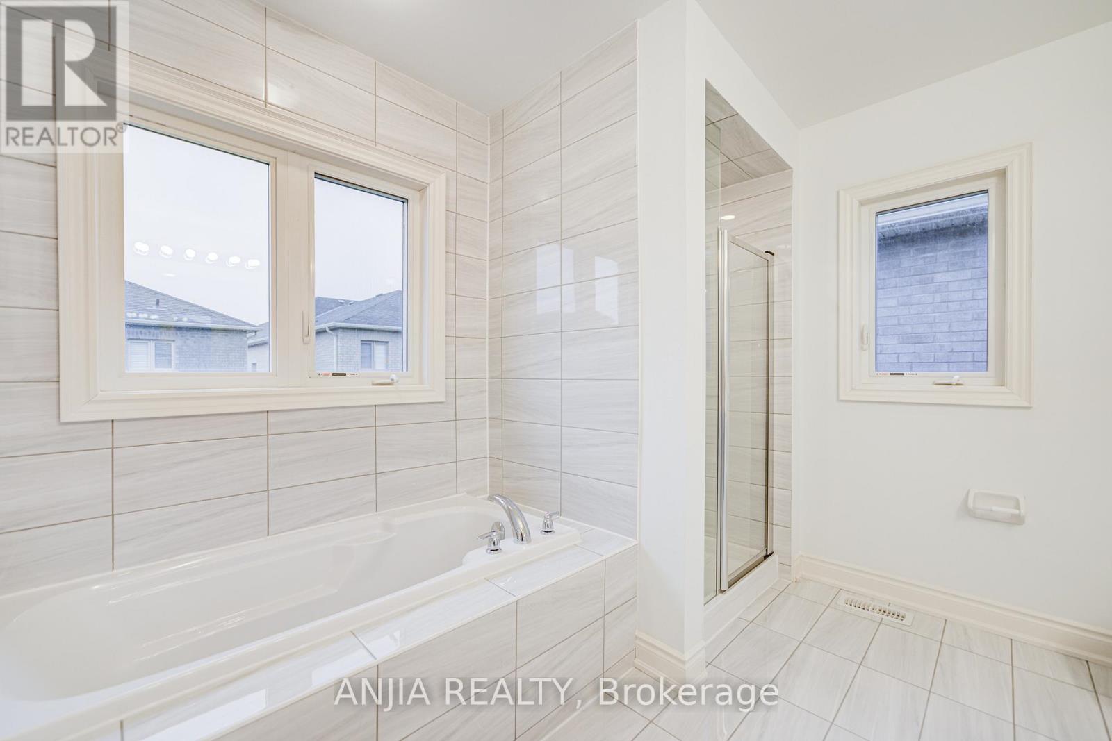 43 Sambro Lane, Whitchurch-Stouffville, Ontario  L4A 0S1 - Photo 38 - N12581860