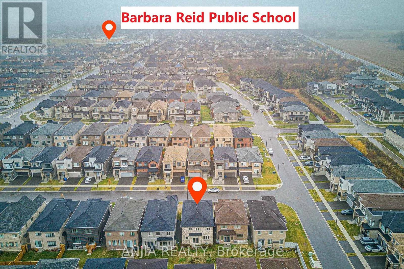 43 Sambro Lane, Whitchurch-Stouffville, Ontario  L4A 0S1 - Photo 4 - N12581860