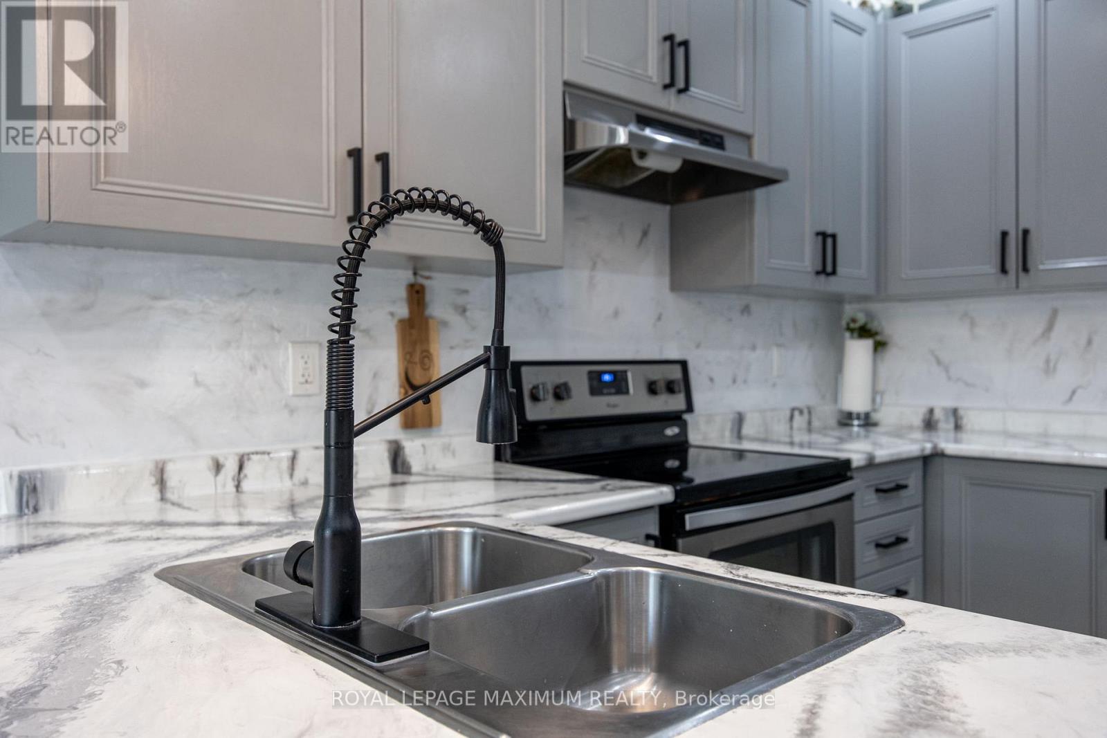 32 Battalion Drive, Essa (Angus), Ontario  L0M 1B4 - Photo 17 - N12581908