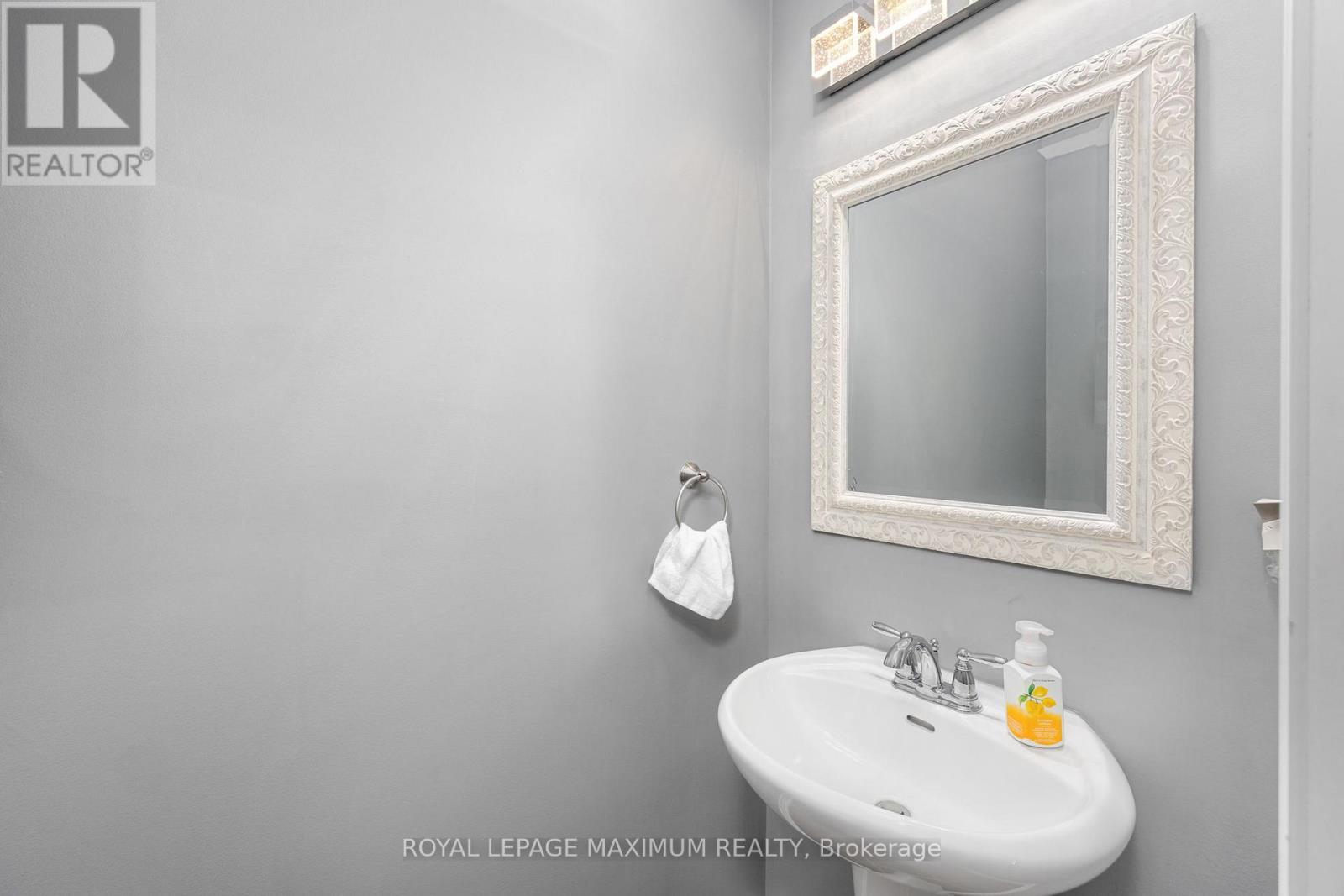 32 Battalion Drive, Essa (Angus), Ontario  L0M 1B4 - Photo 20 - N12581908