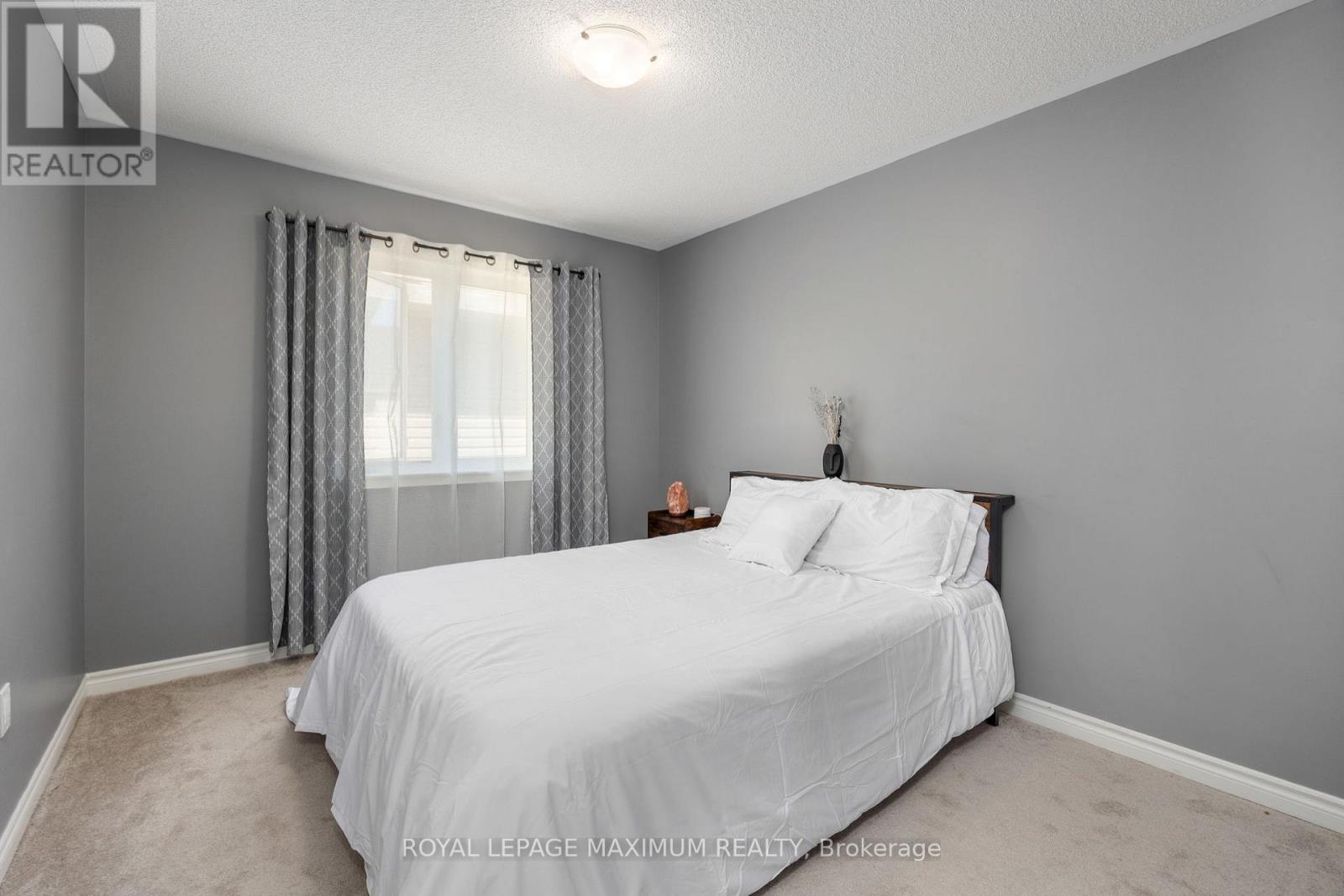 32 Battalion Drive, Essa (Angus), Ontario  L0M 1B4 - Photo 22 - N12581908