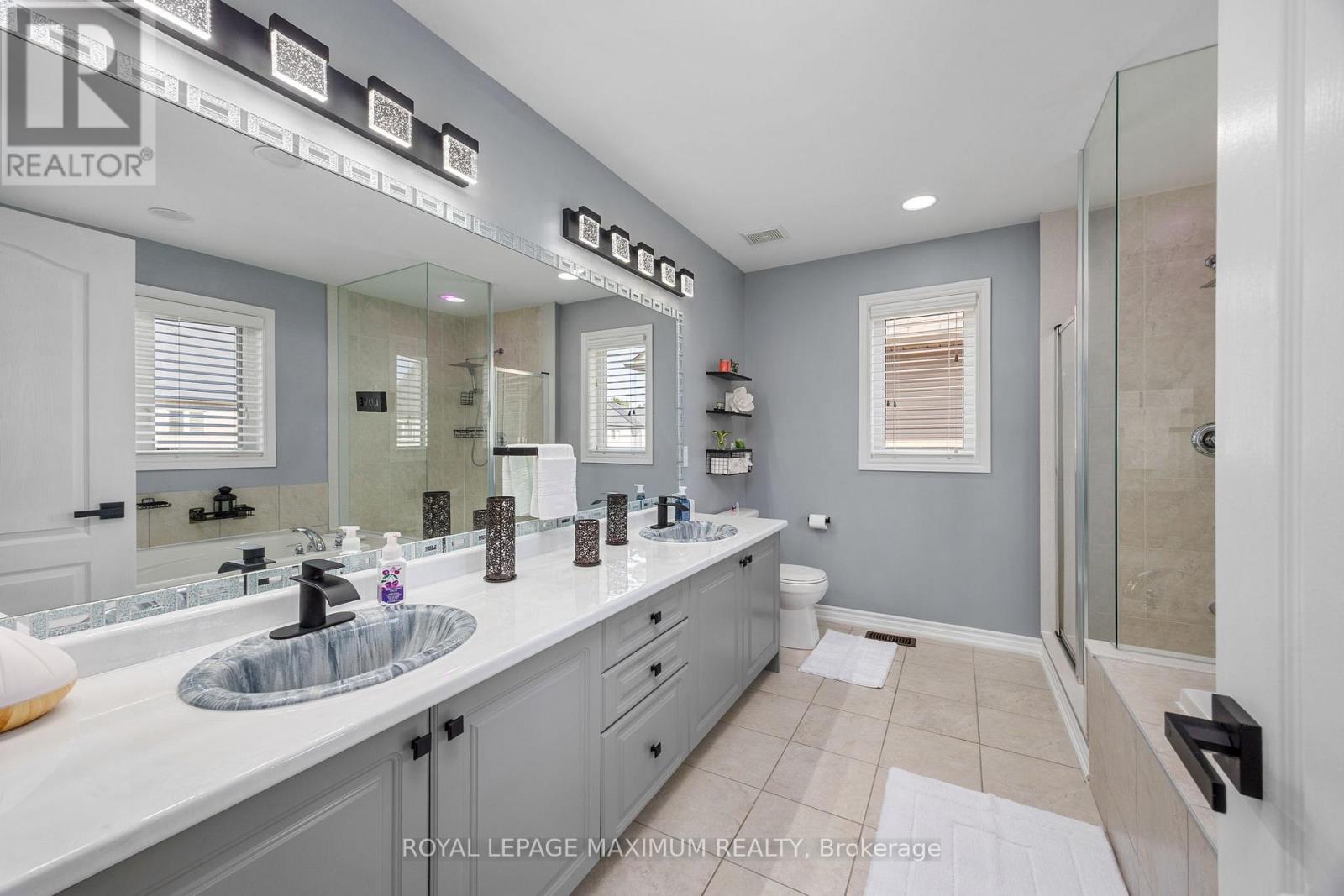 32 Battalion Drive, Essa (Angus), Ontario  L0M 1B4 - Photo 27 - N12581908