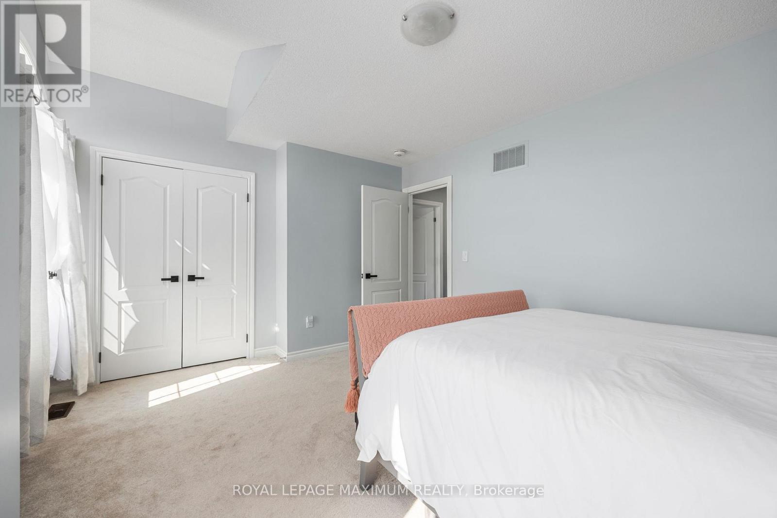 32 Battalion Drive, Essa (Angus), Ontario  L0M 1B4 - Photo 32 - N12581908