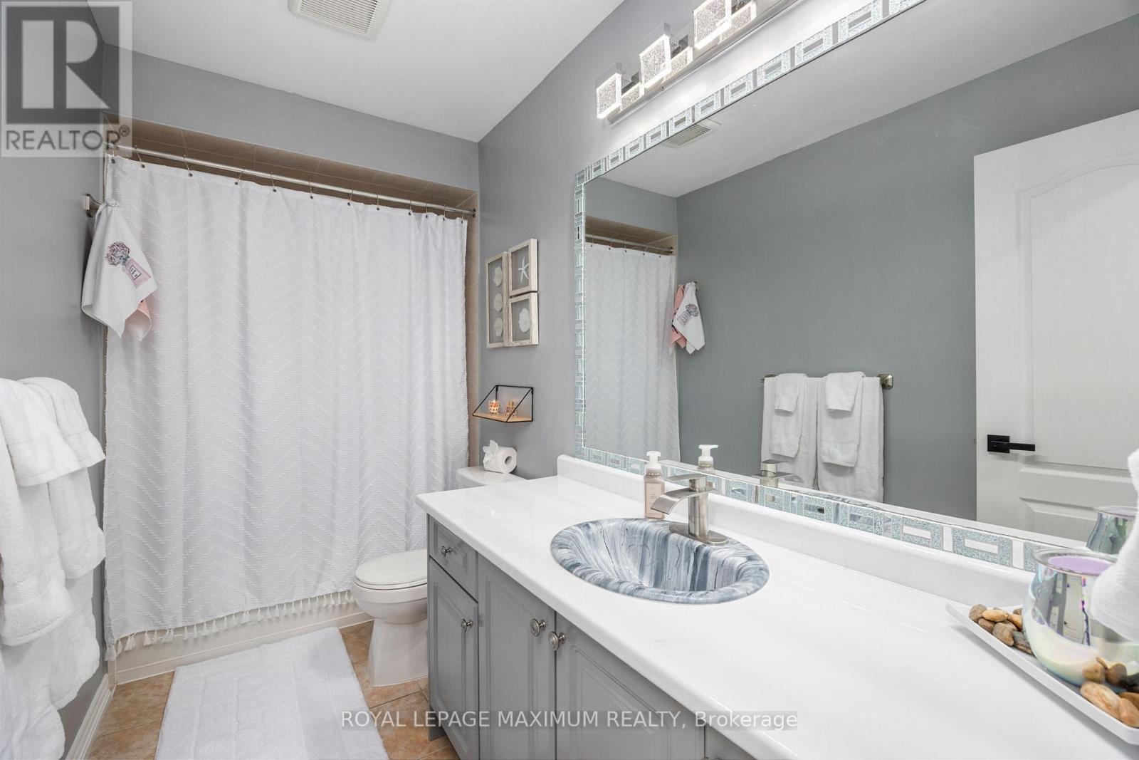 32 Battalion Drive, Essa (Angus), Ontario  L0M 1B4 - Photo 35 - N12581908