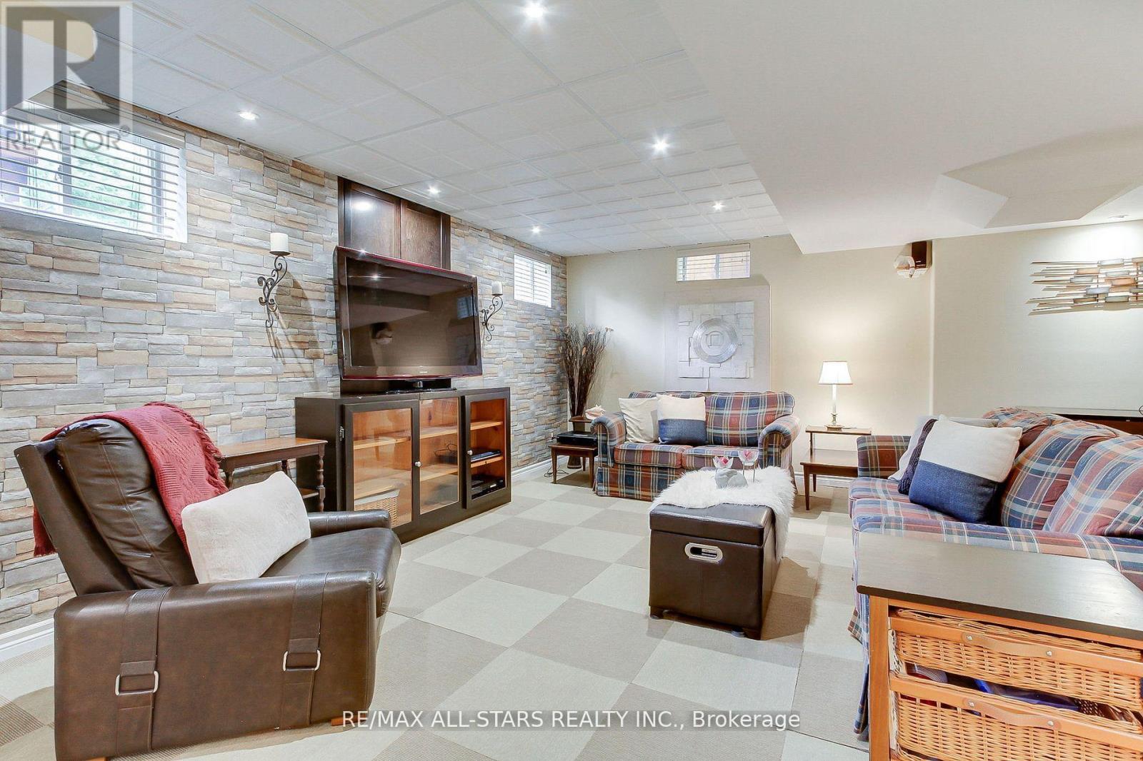 20 James Ratcliff Avenue, Whitchurch-Stouffville, Ontario  L4A 1P3 - Photo 35 - N12581914