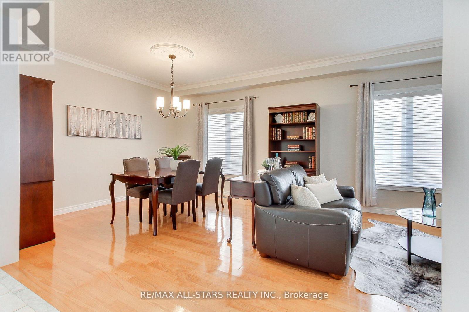 20 James Ratcliff Avenue, Whitchurch-Stouffville, Ontario  L4A 1P3 - Photo 7 - N12581914