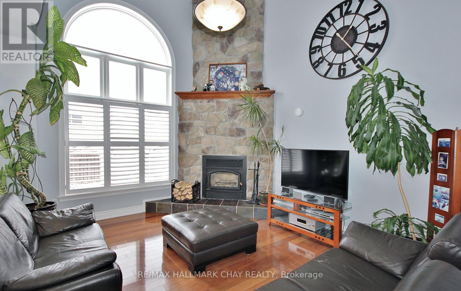 1185 Mitchell Court, Innisfil, Ontario  L9S 5A5 - Photo 11 - N12581946