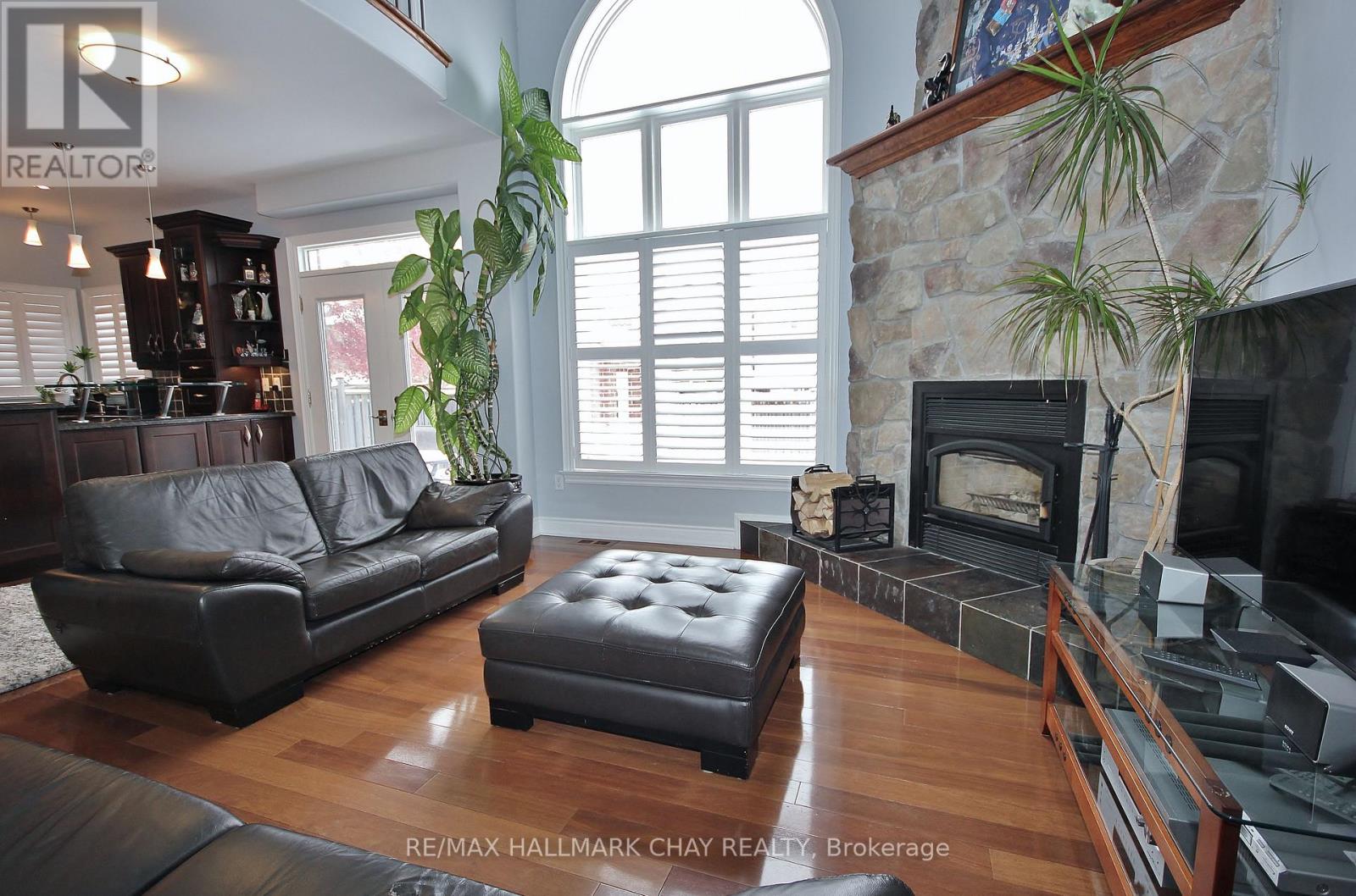 1185 Mitchell Court, Innisfil, Ontario  L9S 5A5 - Photo 12 - N12581946