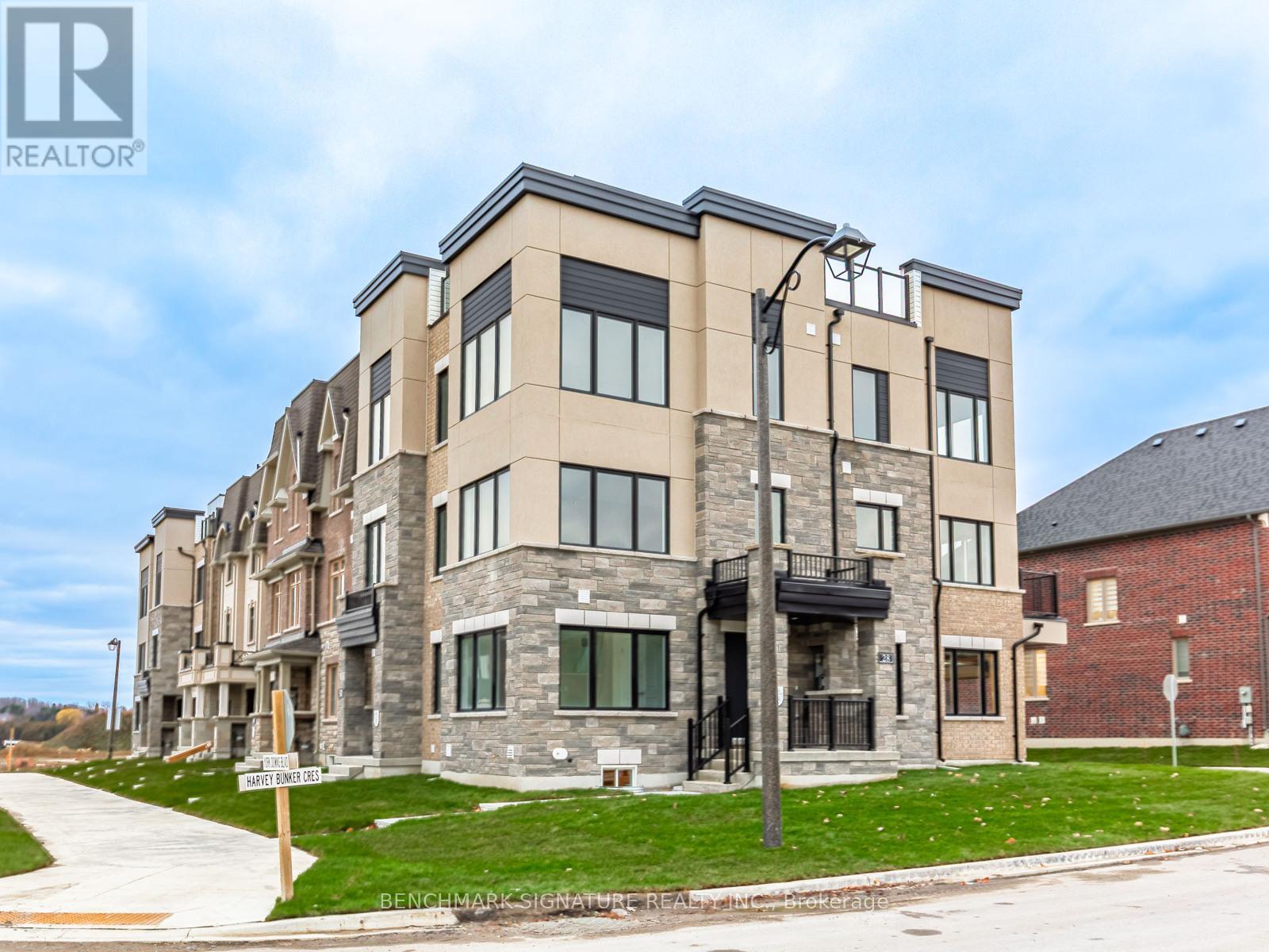 28 HARVEY BUNKER CRESCENT, Markham, Ontario