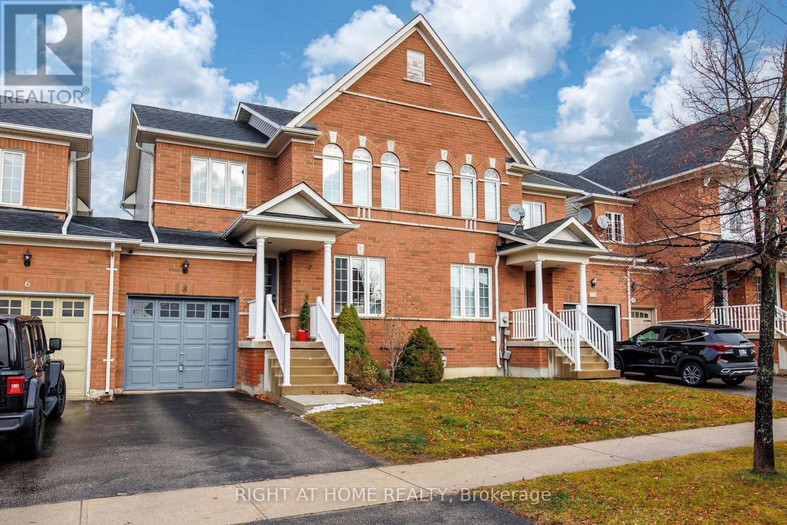 8 DIANA WAY, Barrie, Ontario