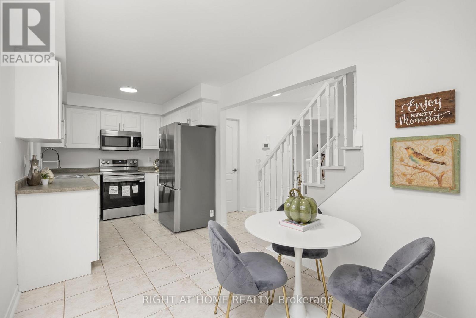 8 Diana Way, Barrie (Innis-Shore), Ontario  L4M 7H2 - Photo 13 - S12581872