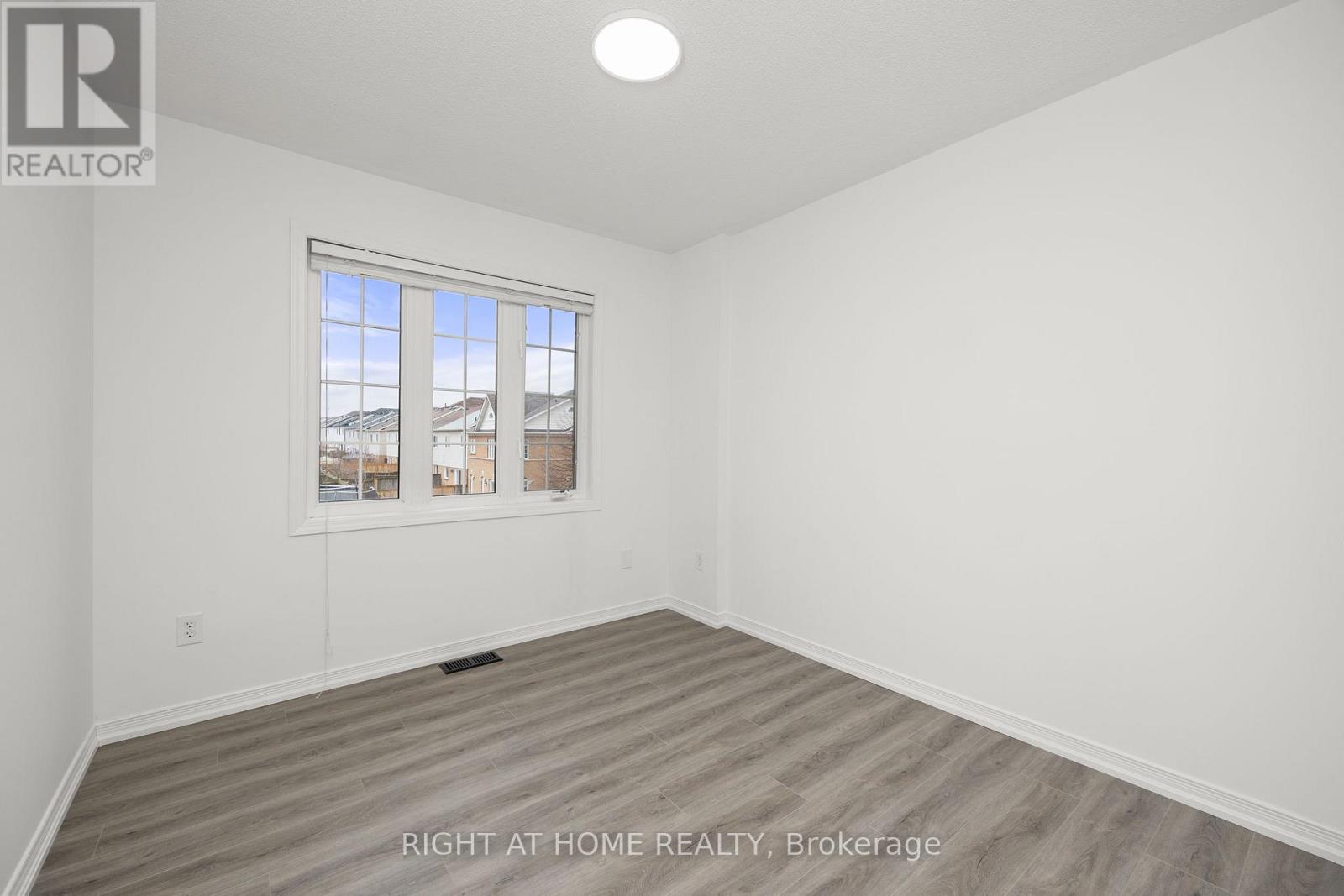 8 Diana Way, Barrie (Innis-Shore), Ontario  L4M 7H2 - Photo 14 - S12581872