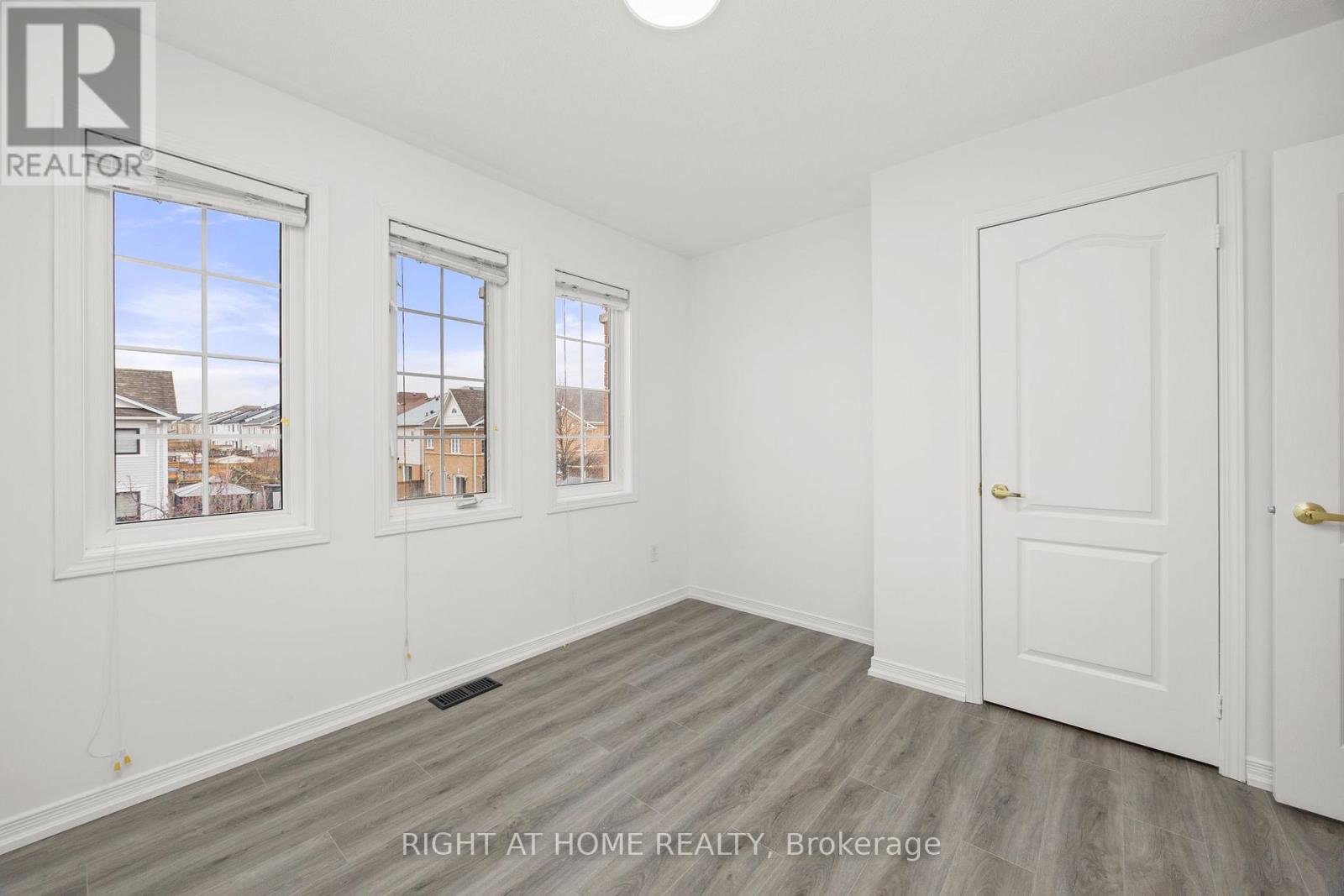 8 Diana Way, Barrie (Innis-Shore), Ontario  L4M 7H2 - Photo 18 - S12581872