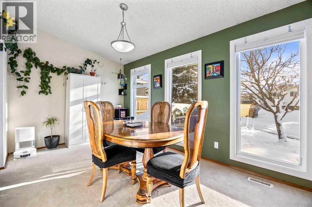 76 Bedford Circle Ne, Calgary, Alberta  T3K 1L1 - Photo 12 - A2272819