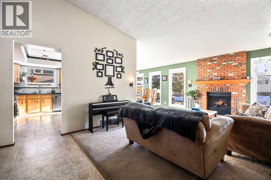 76 Bedford Circle Ne, Calgary, Alberta  T3K 1L1 - Photo 4 - A2272819