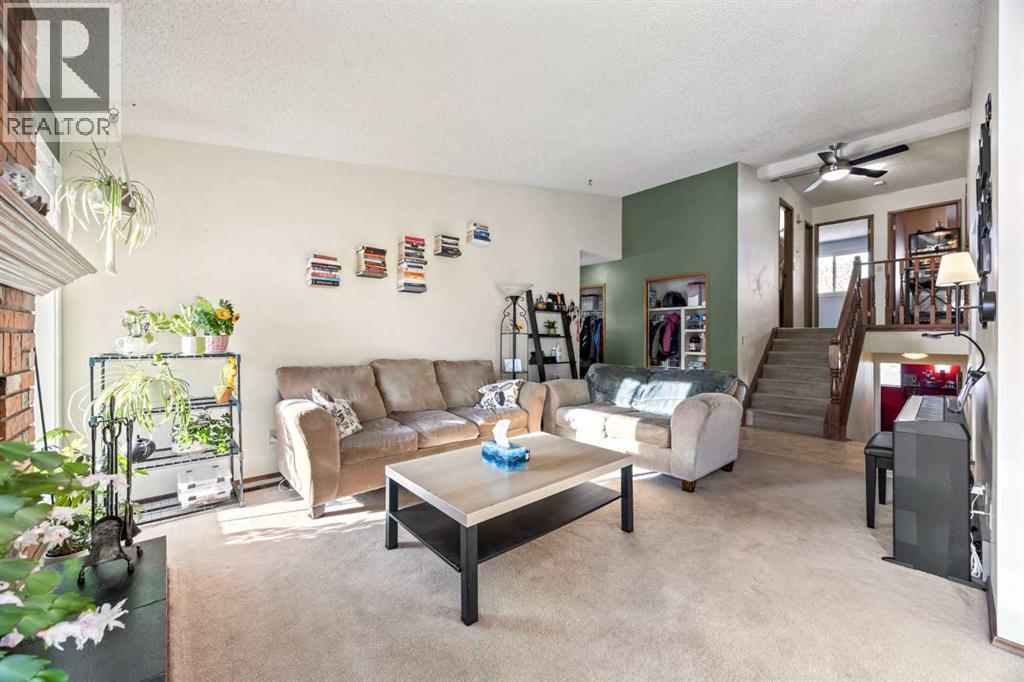 76 Bedford Circle Ne, Calgary, Alberta  T3K 1L1 - Photo 9 - A2272819