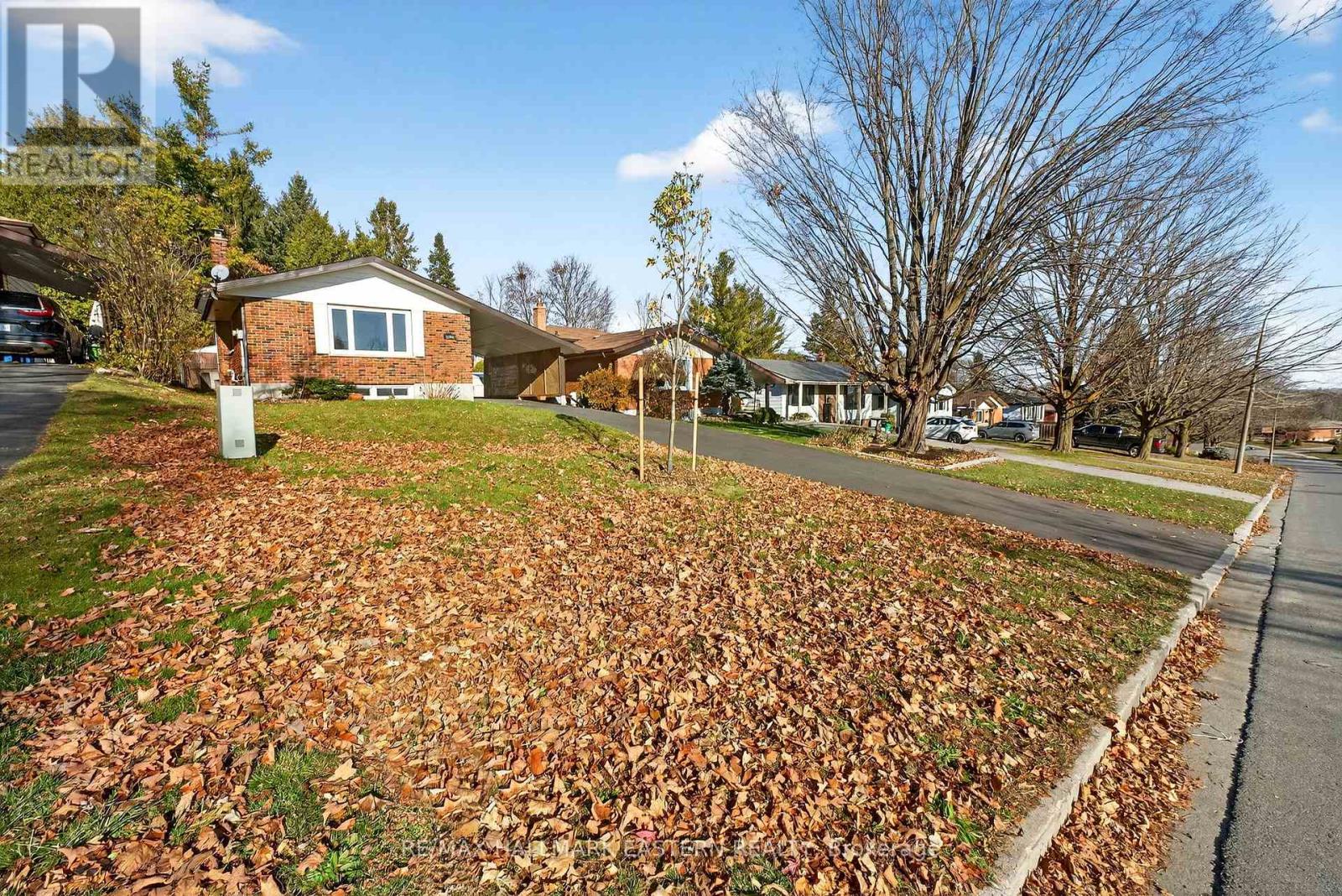 1628 Cherryhill Road, Peterborough, Ontario  K9K 1A8 - Photo 4 - X12581988