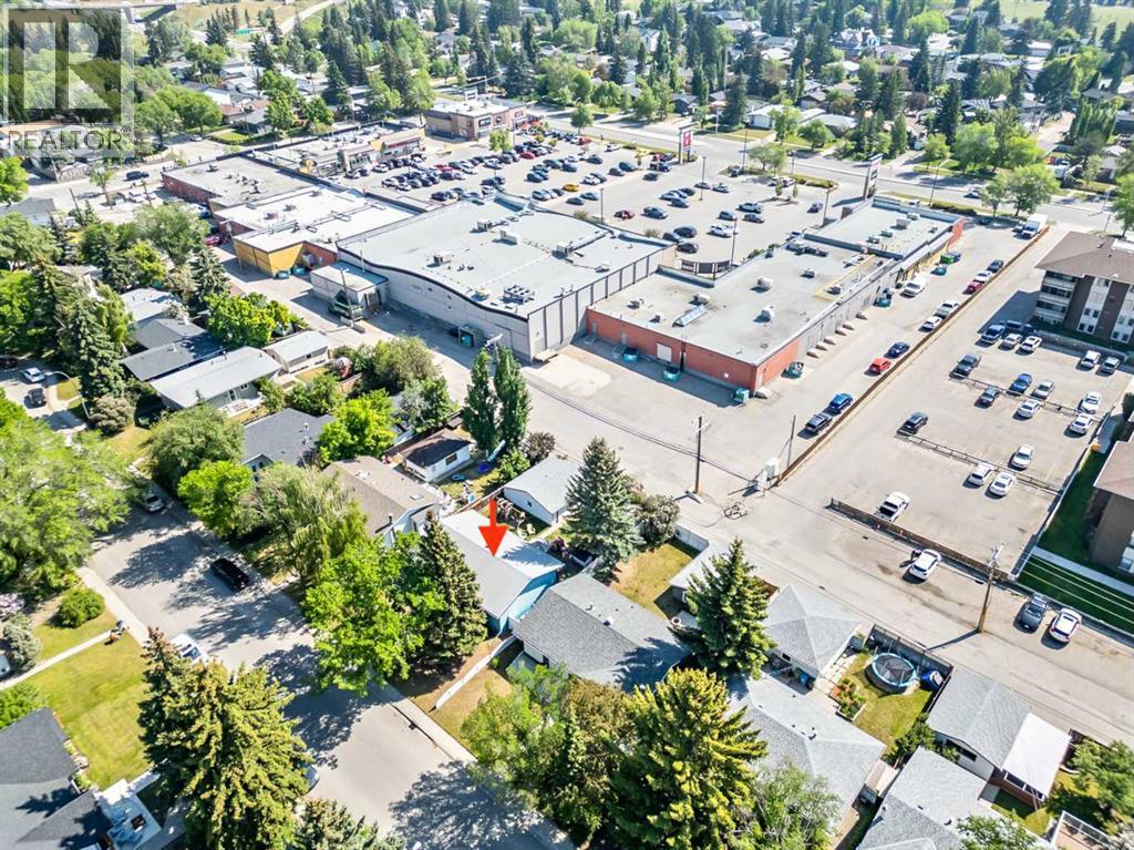 2628 Lionel Crescent Sw, Calgary, Alberta  T3E 6B1 - Photo 36 - A2229831