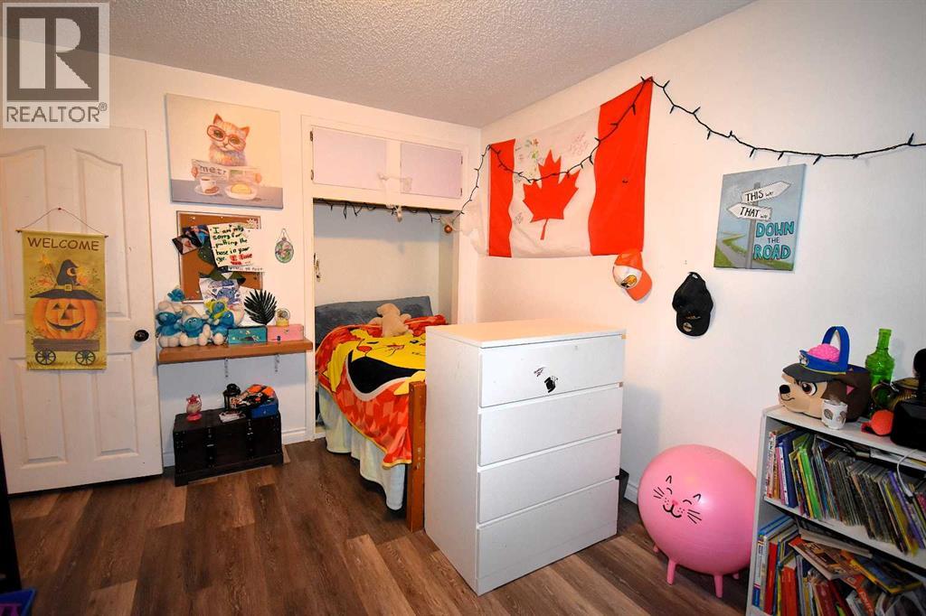 121 Chetamon Drive, Hinton, Alberta  T7V 1G1 - Photo 12 - A2269384