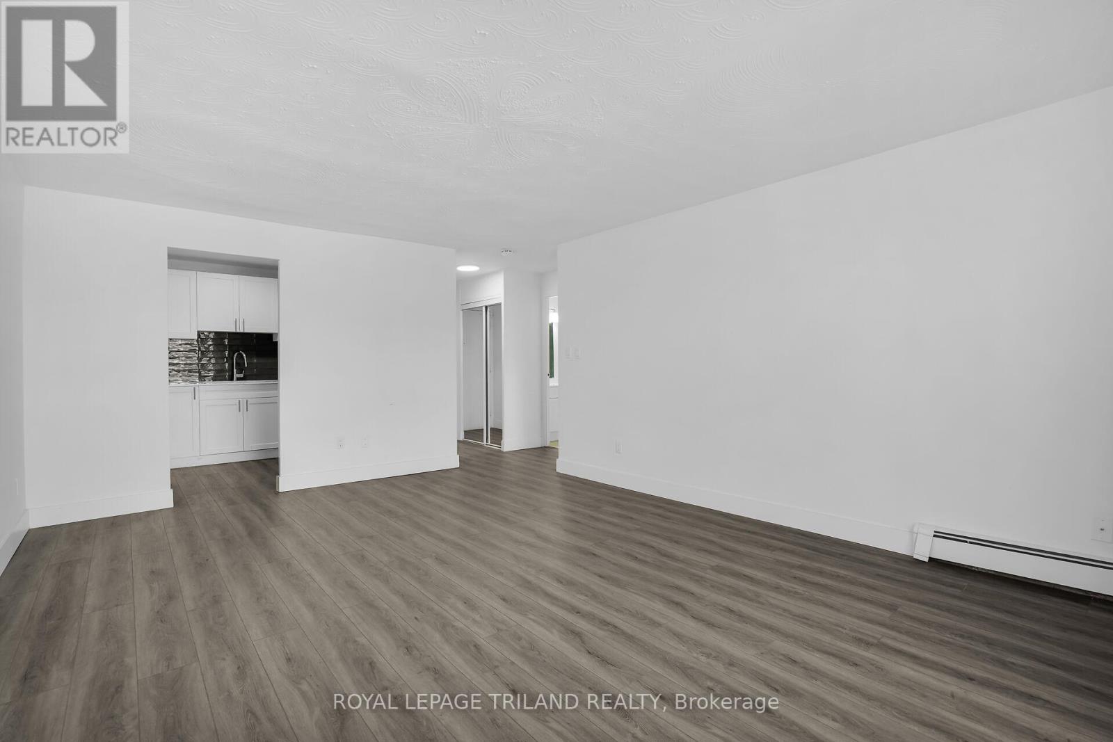 309 - 294 Saulsbury Street, Strathroy-Caradoc, Ontario N7G 2B2 - Photo 4 - X12582098